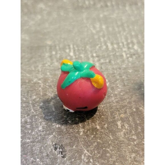 Shopkins moose cat kittens tomato strawberry toy figure - Picture 1 of 4